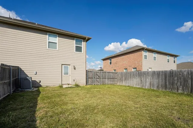 $1,700 | 517 Harris Street, Unit 517, Gunter, TX 75058