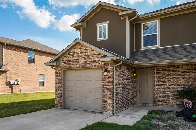 $1,700 | 517 Harris Street, Unit 517, Gunter, TX 75058