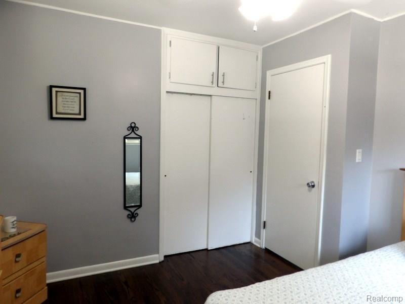 10048 Allen Road Allen Park, MI 48101 - Photo 32 of 42 103_1916.JPG