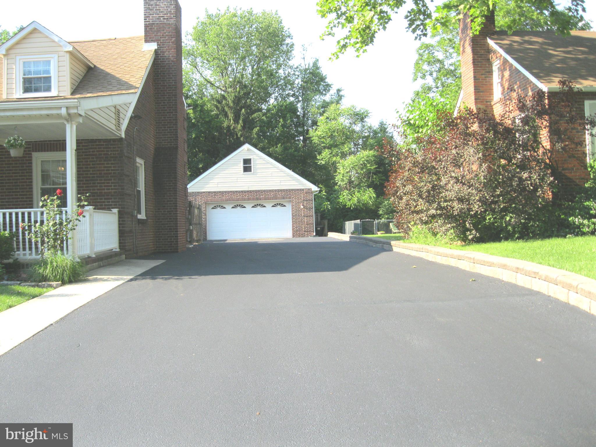 425 East Springfield Road Springfield, PA 19064 - Photo 3 of 39 Oversized Driveway and Garage