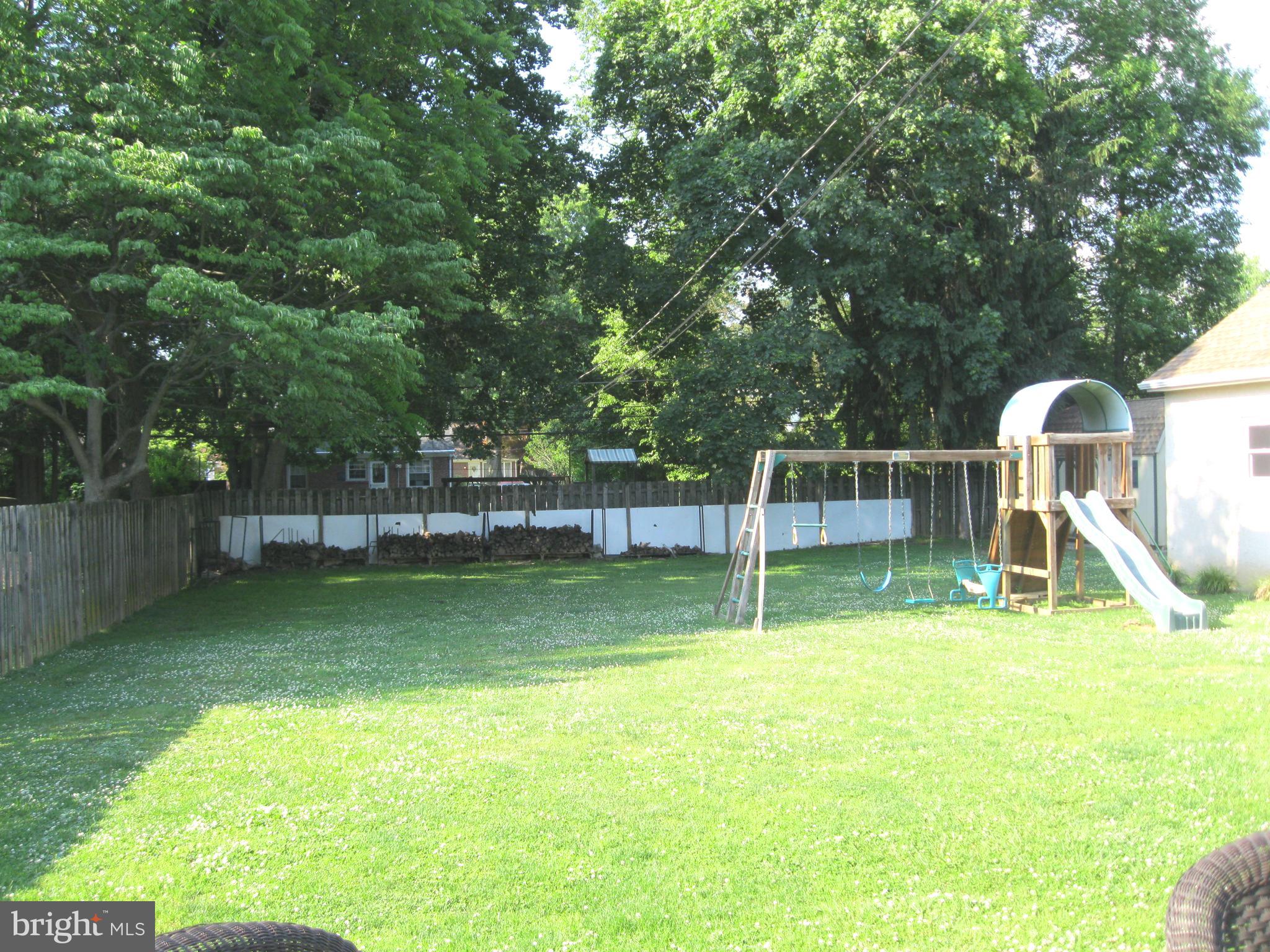 425 East Springfield Road Springfield, PA 19064 - Photo 5 of 39 Large Rear Yard