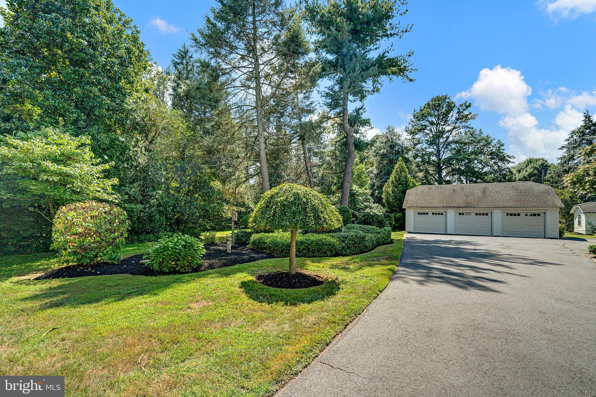 164 Ellisdale Road Allentown, NJ 08501 - Photo 3 of 67 Gallery Image 3