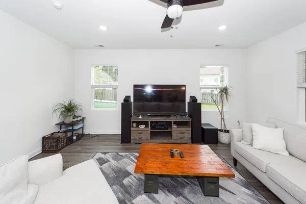 $2,750 | 4109 Burnt Creek Court, Charleston, SC 29420