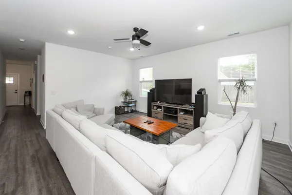 $2,750 | 4109 Burnt Creek Court, Charleston, SC 29420