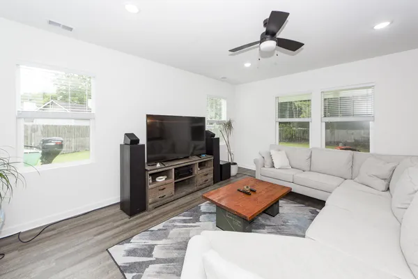 $2,750 | 4109 Burnt Creek Court, Charleston, SC 29420