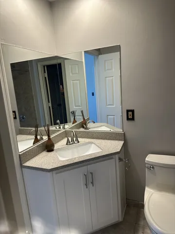 $1,800 | 115 West End Place, Nashville, TN 37205