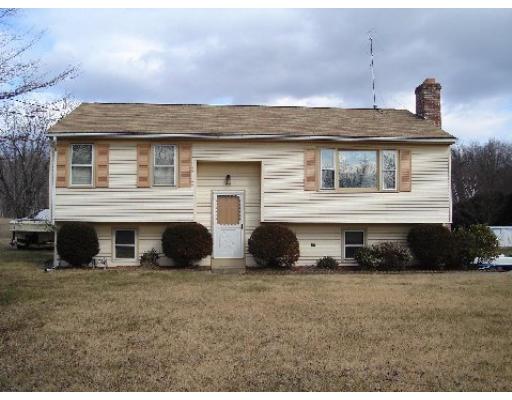 409 Pochassic Road Westfield, MA 01085 - Photo 3 of 18 Gallery Image 3