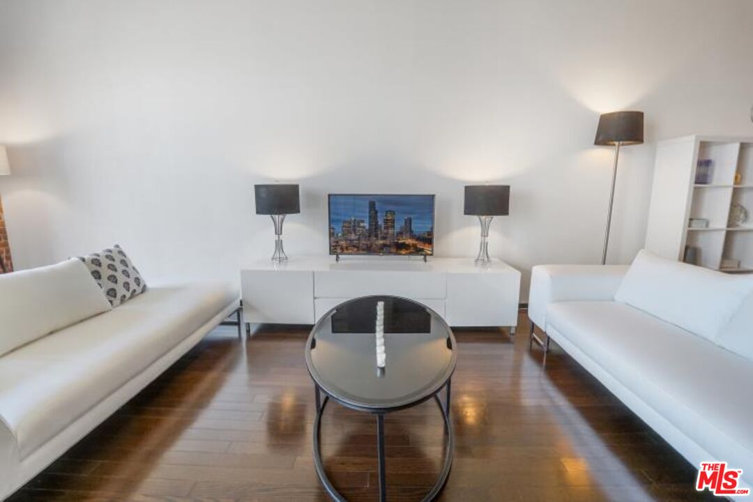 1645 Vine Street, Unit 905 Los Angeles, CA 90028 - Photo 17 of 25