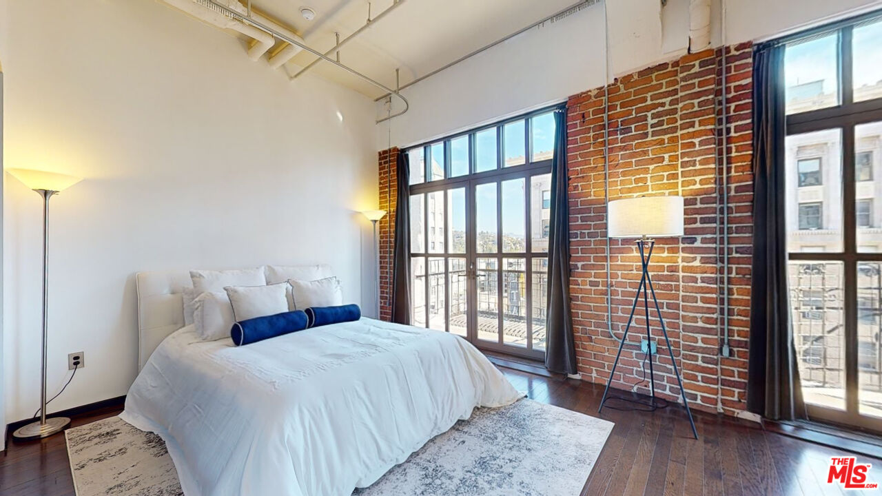 1645 Vine Street, Unit 905 Los Angeles, CA 90028 - Photo 4 of 25