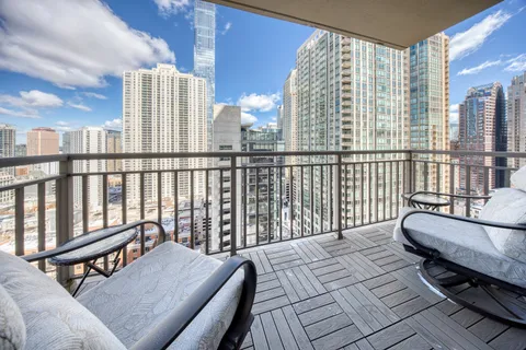 $699,000 | 630 North State Street, Unit 2601, Chicago, IL 60654