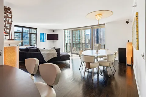 $699,000 | 630 North State Street, Unit 2601, Chicago, IL 60654