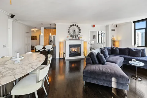 $699,000 | 630 North State Street, Unit 2601, Chicago, IL 60654