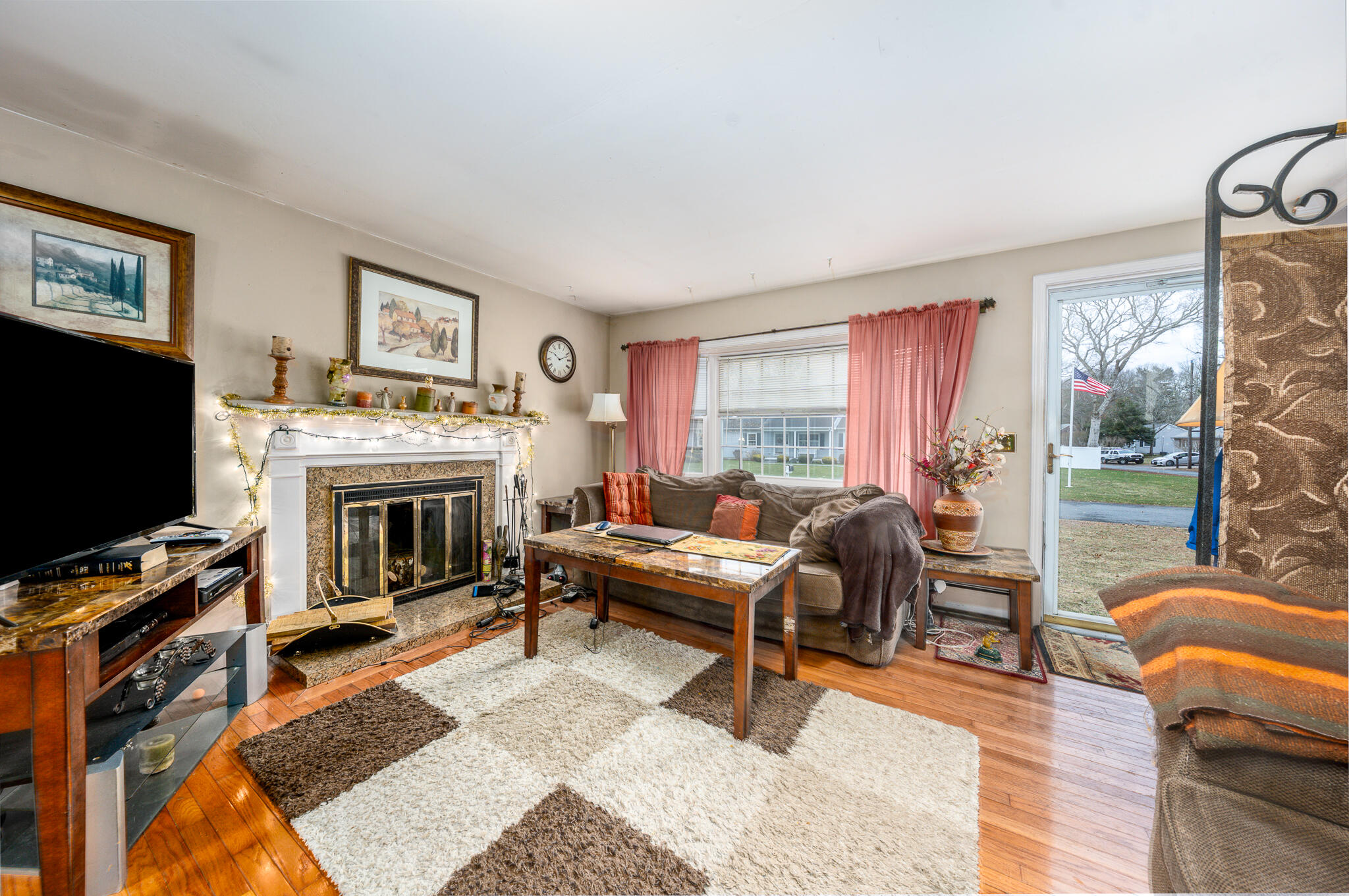 59 Captain Dore Road South Yarmouth, MA 02664 - Photo 6 of 29 livroom2