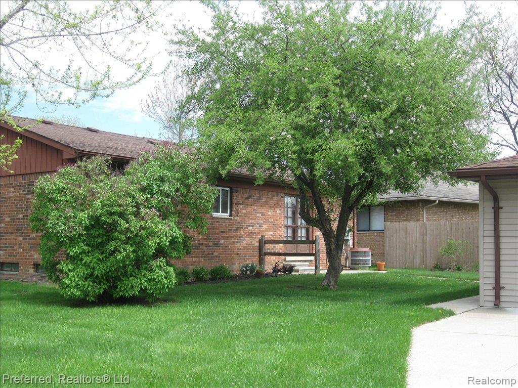 43327 Barchester Road Canton, MI 48187 - Photo 3 of 15 rear view Barchester