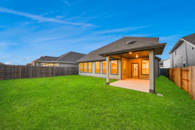 $3,200 | 32307 Fly Fish Way, Fulshear, TX 77441