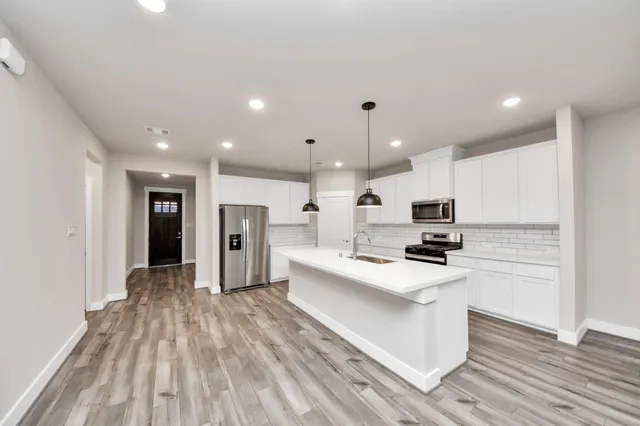 $3,200 | 32307 Fly Fish Way, Fulshear, TX 77441