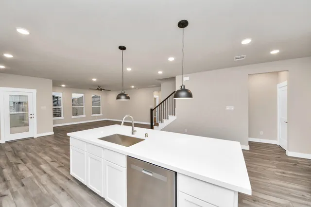 $3,200 | 32307 Fly Fish Way, Fulshear, TX 77441