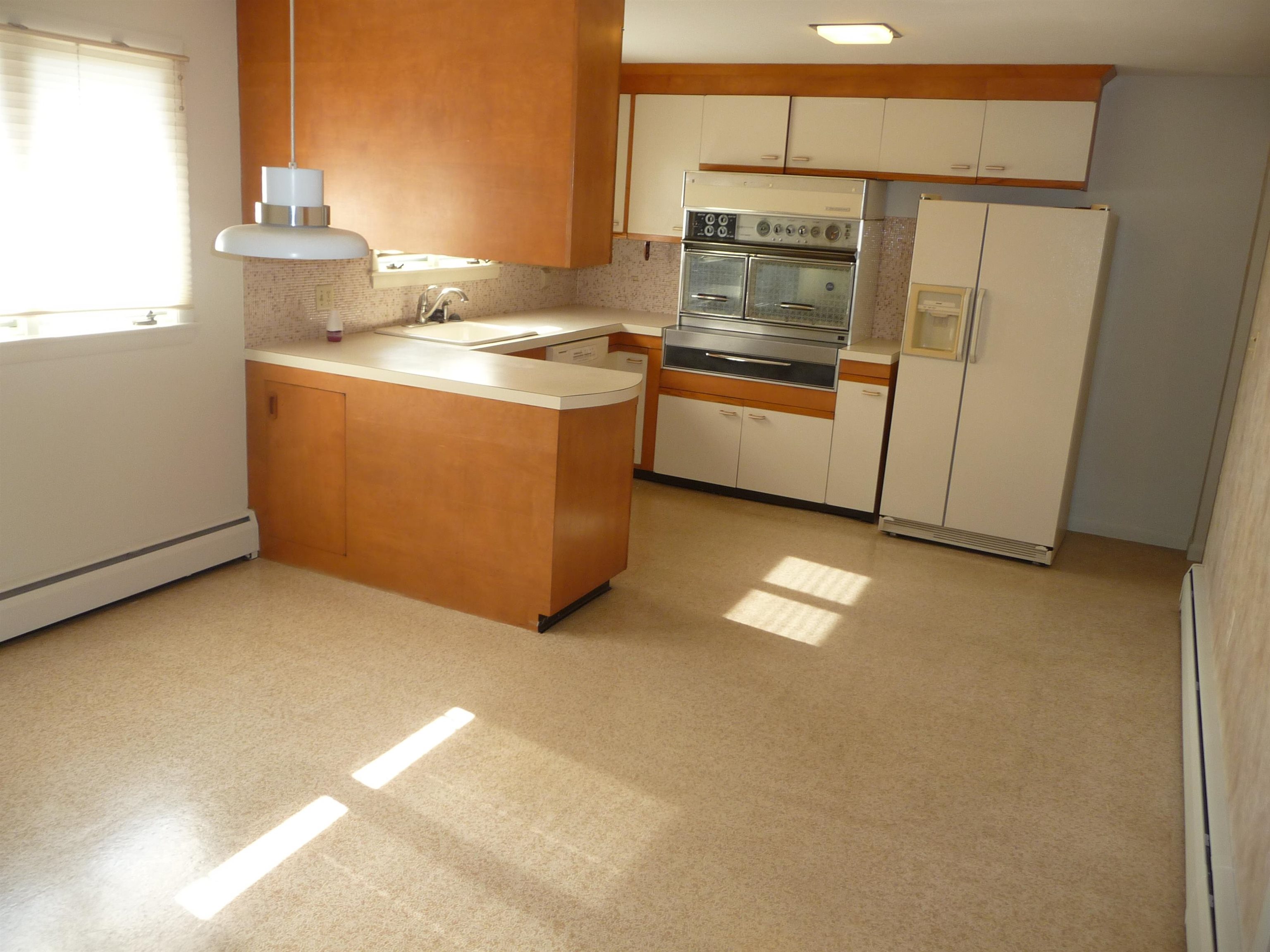 763 Coolidge Avenue Manchester, NH 03102 - Photo 12 of 27 Gallery Image 12