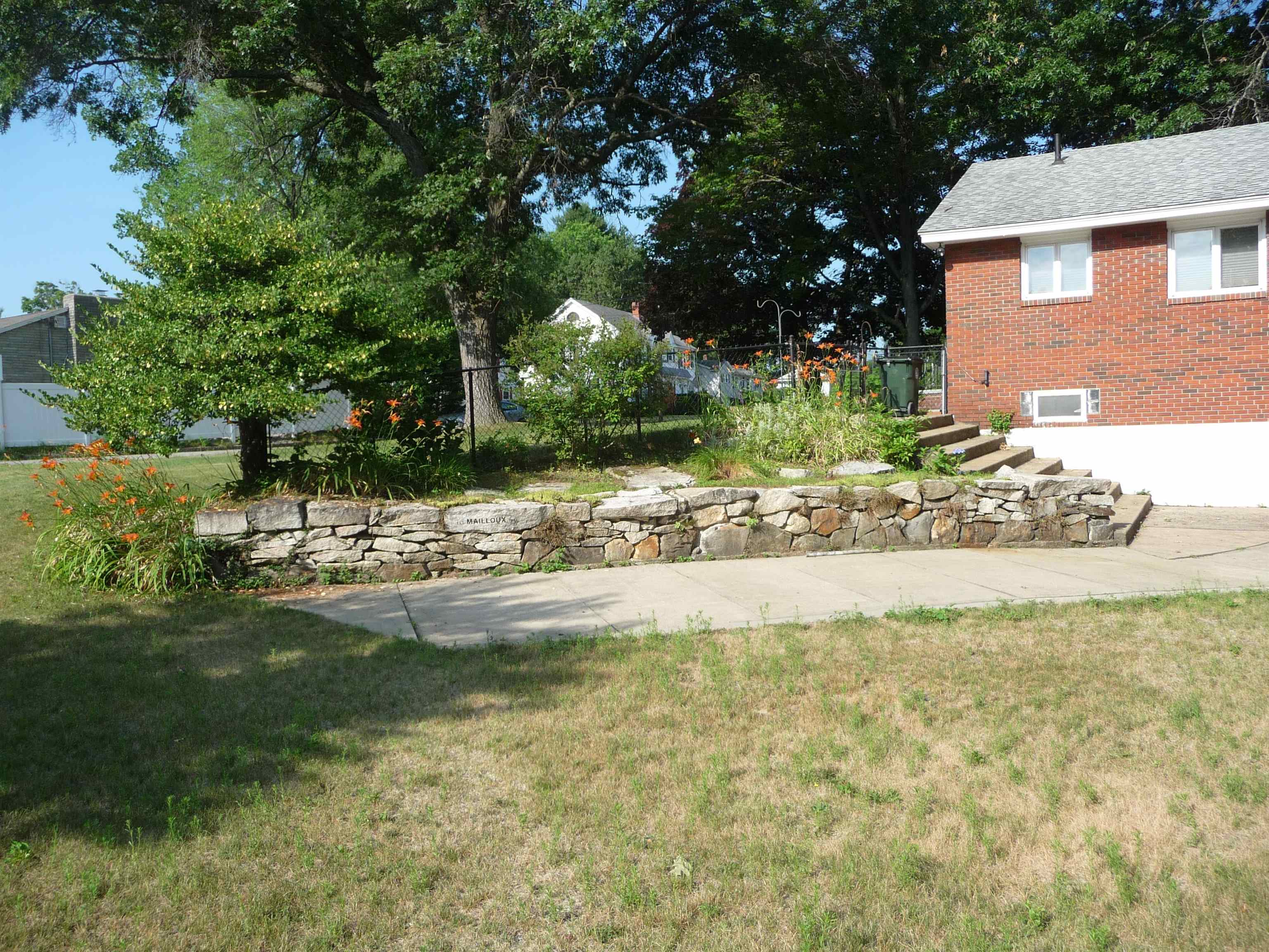 763 Coolidge Avenue Manchester, NH 03102 - Photo 8 of 27 Gallery Image 8