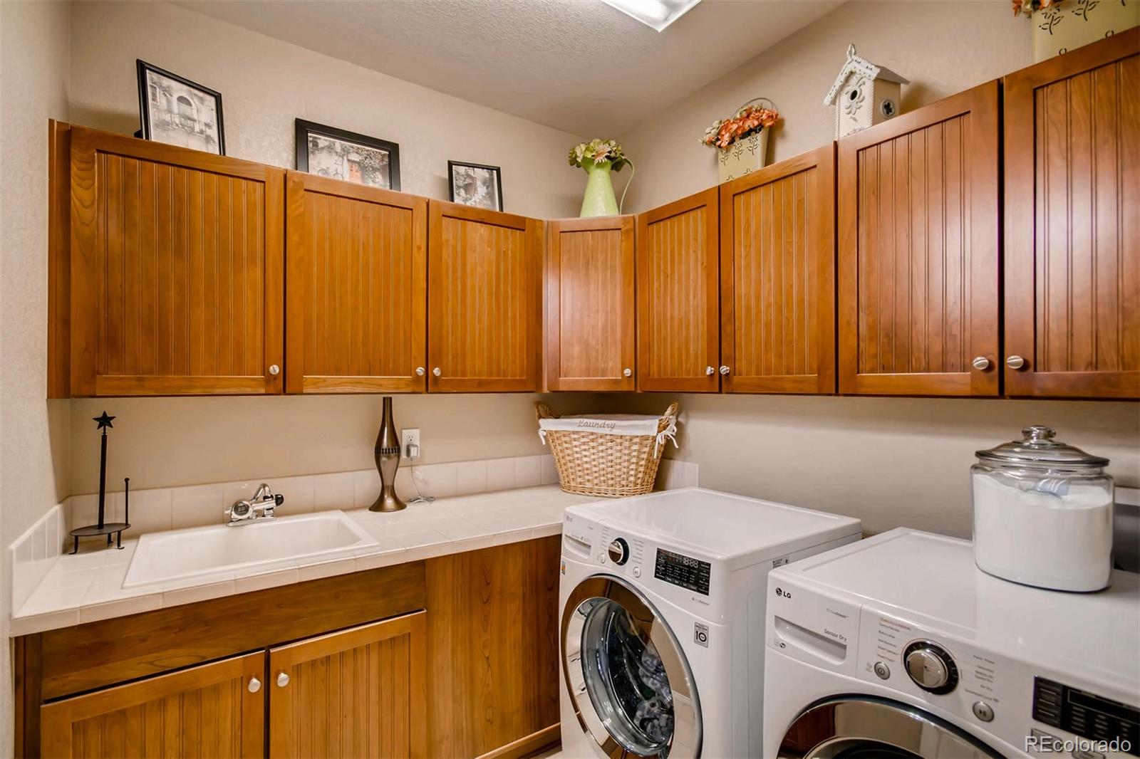 4472 Cedarpoint Place Highlands Ranch, CO 80130 - Photo 21 of 28 Gallery Image 21