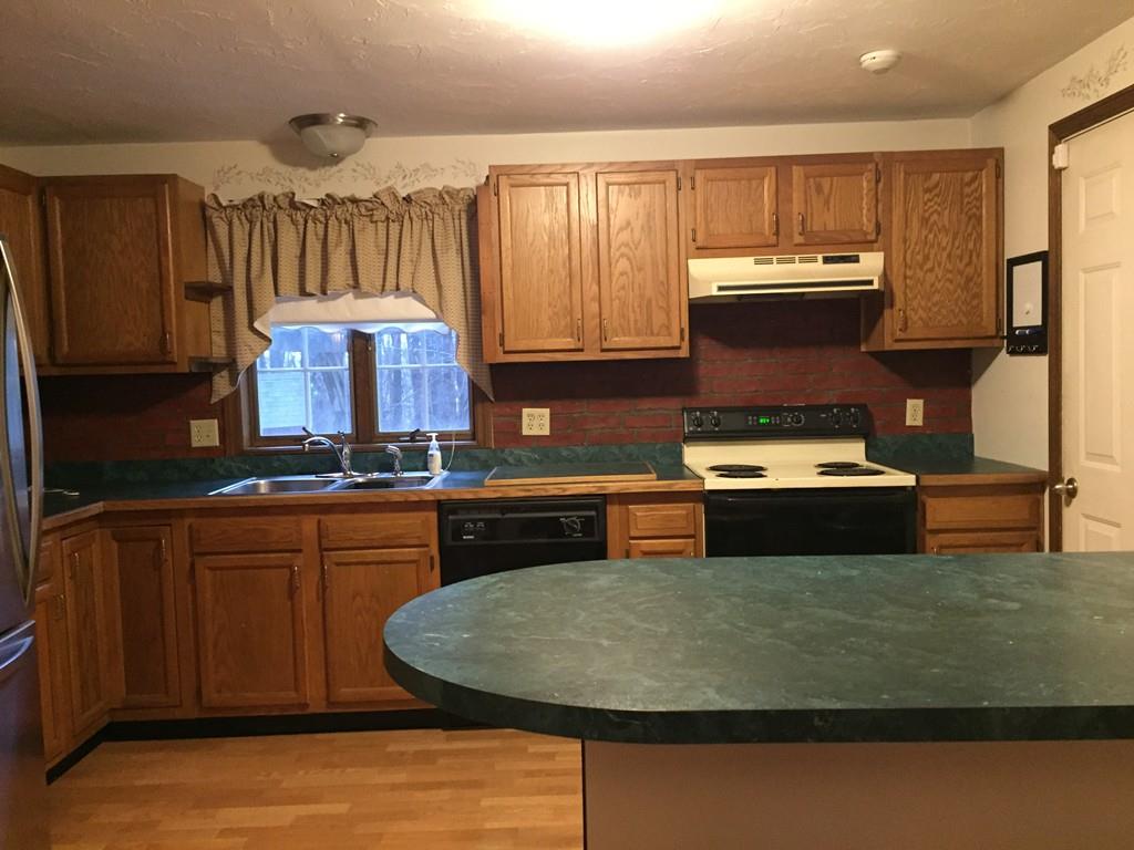 22 Conlin Road Oxford, MA 01540 - Photo 7 of 42 Gallery Image 7