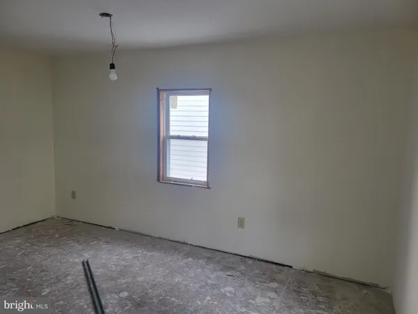 a bathroom with a toilet