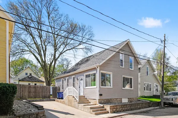 $265,000 | 25 Mack Avenue Northeast, Grand Rapids, MI 49503