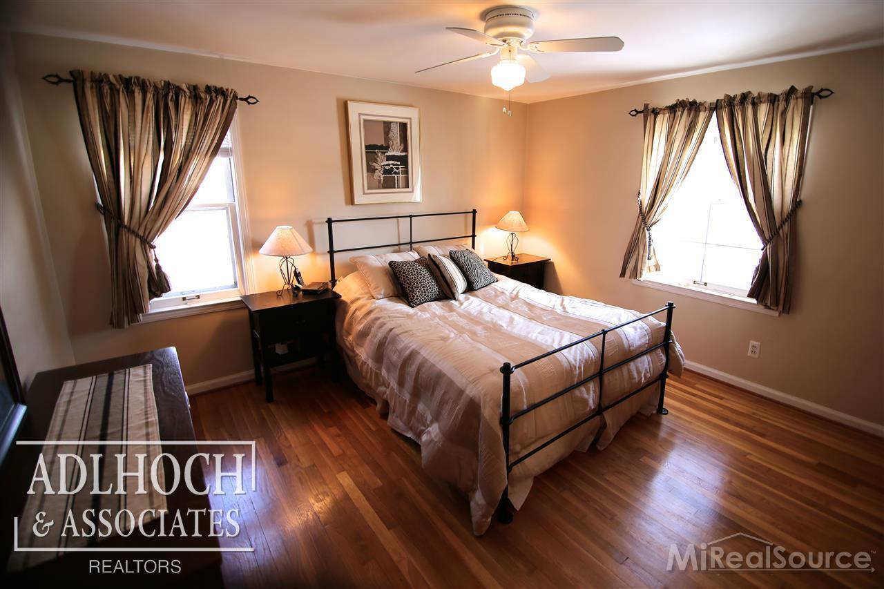 1437 Yorkshire Road Grosse Pointe Park, MI 48230 - Photo 11 of 17