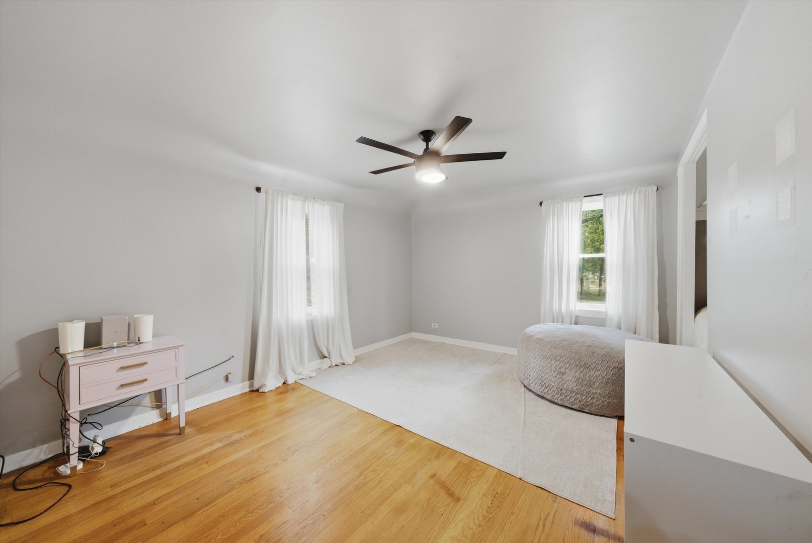 390 Bartram Road Riverside, IL 60546 - Photo 27 of 65 Gallery Image 27