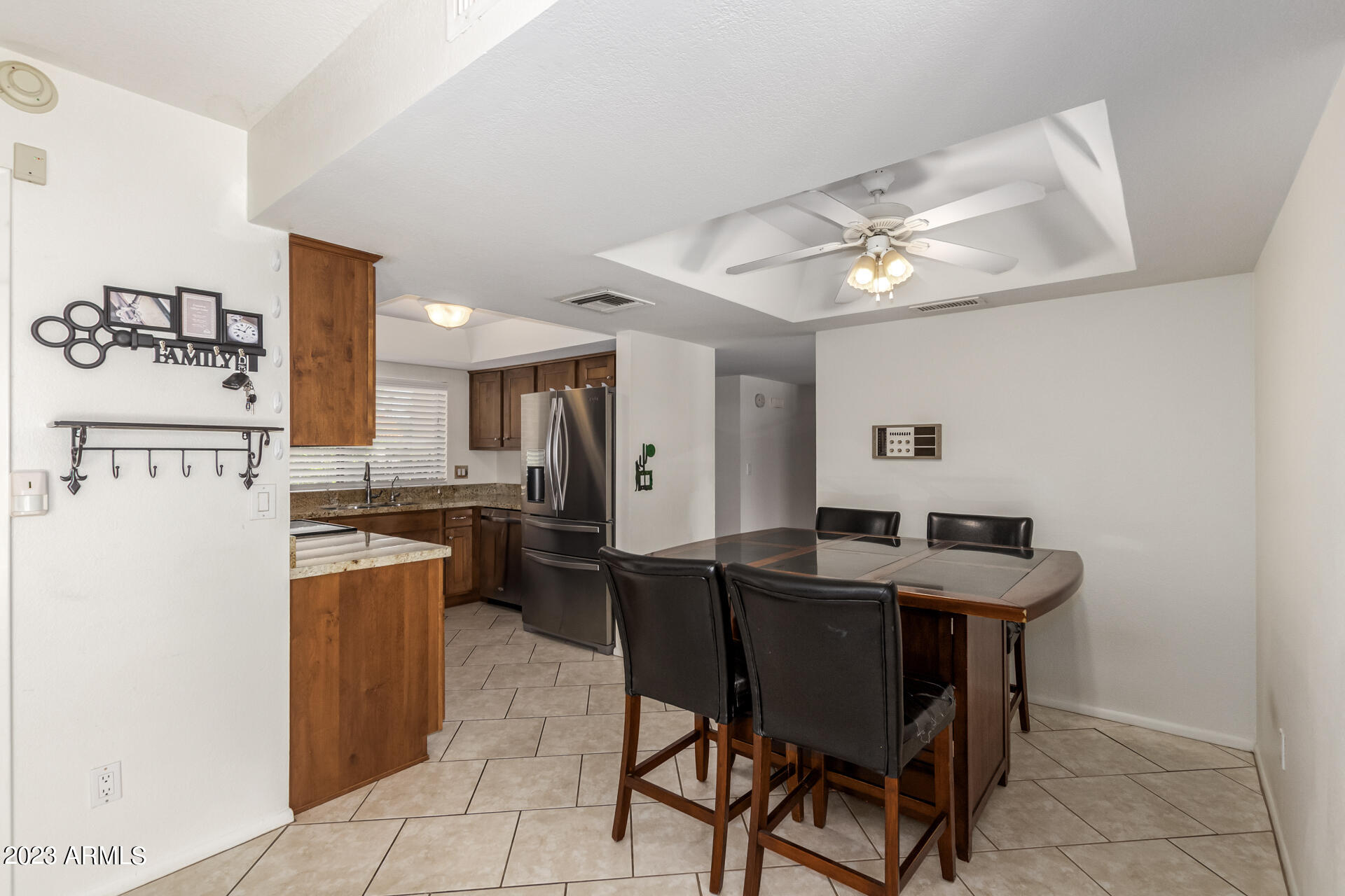 4409 East Hearn Road Phoenix, AZ 85032 - Photo 11 of 54 0012-12 - Hearn 4409