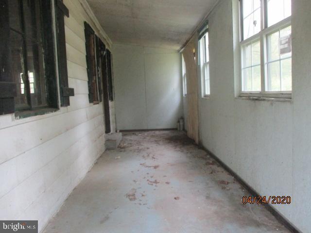 6060 Rose Hill Road La Plata, MD 20646 - Photo 3 of 7 INTERIOR