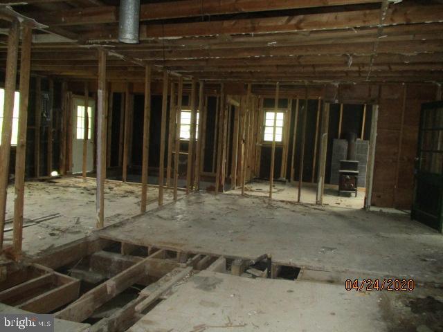 6060 Rose Hill Road La Plata, MD 20646 - Photo 4 of 7 INTERIOR VIEW 2