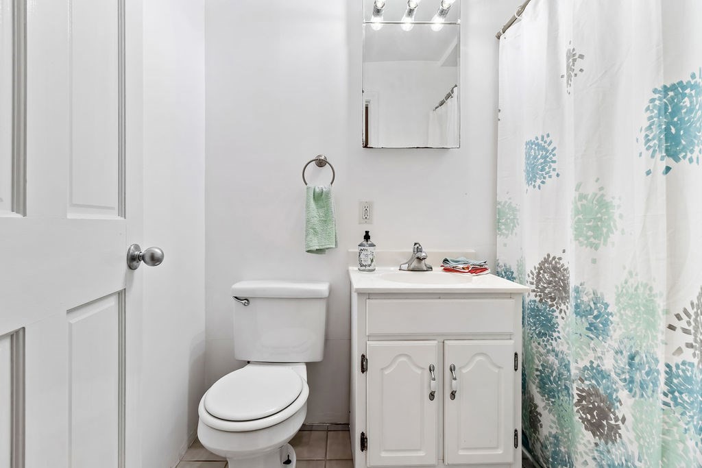 36 Winchester Street, Unit 3 Brookline, MA 02446 - Photo 7 of 9