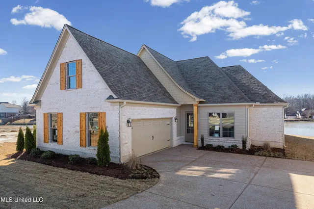 $399,900 | 3711 Roland Drive, Southaven, MS 38672