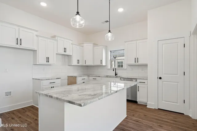 $399,900 | 3711 Roland Drive, Southaven, MS 38672