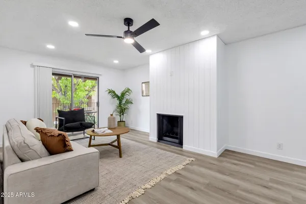 $215,000 | 5525 East Thomas Road, Unit M9, Phoenix, AZ 85018