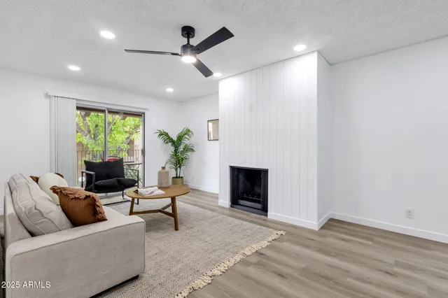 $224,000 | 5525 East Thomas Road, Unit M9, Phoenix, AZ 85018