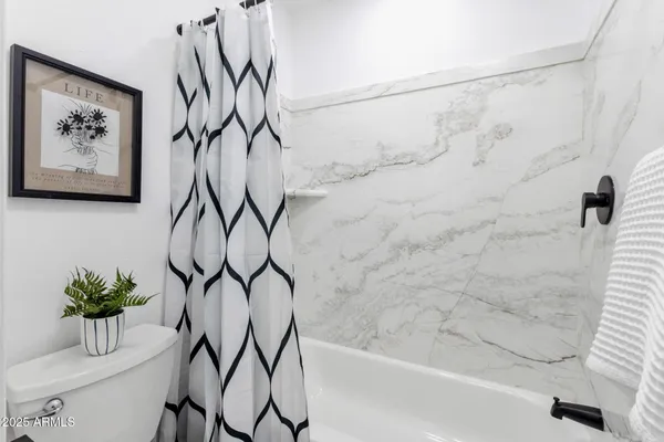 $215,000 | 5525 East Thomas Road, Unit M9, Phoenix, AZ 85018