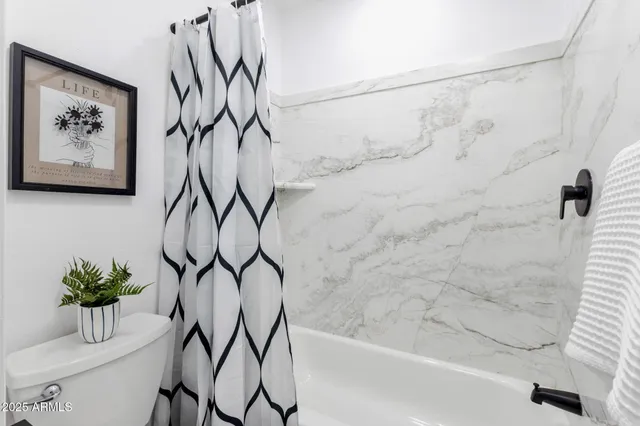 $215,000 | 5525 East Thomas Road, Unit M9, Phoenix, AZ 85018