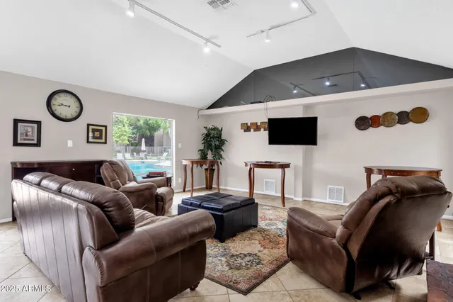 $215,000 | 5525 East Thomas Road, Unit M9, Phoenix, AZ 85018