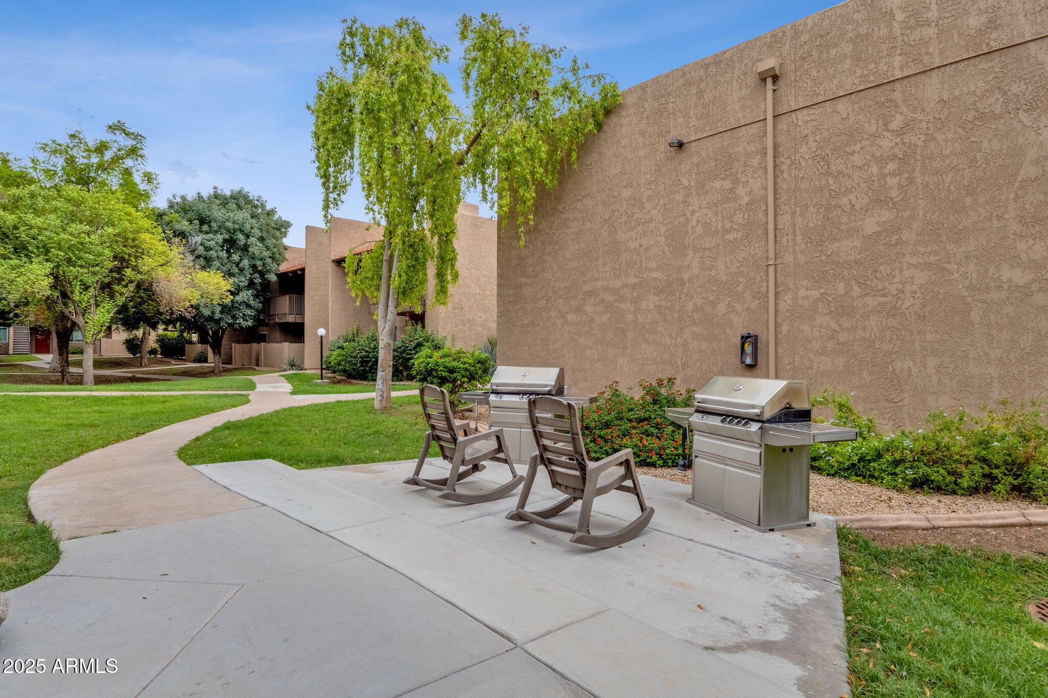 5525 East Thomas Road, Unit M9 Phoenix, AZ 85018 - Photo 30 of 31 29-web-or-mls-5525-e-thomas-rd-m9