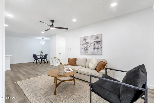 $215,000 | 5525 East Thomas Road, Unit M9, Phoenix, AZ 85018