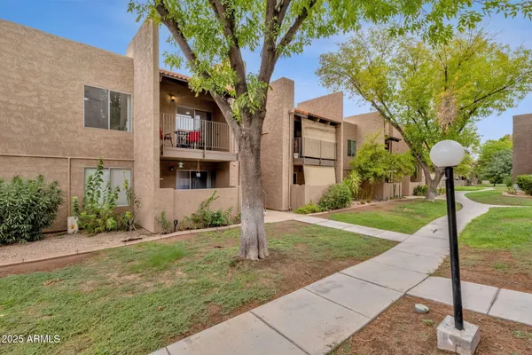 $215,000 | 5525 East Thomas Road, Unit M9, Phoenix, AZ 85018
