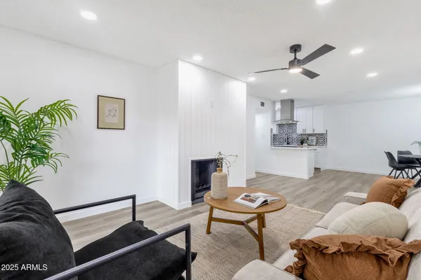 $215,000 | 5525 East Thomas Road, Unit M9, Phoenix, AZ 85018