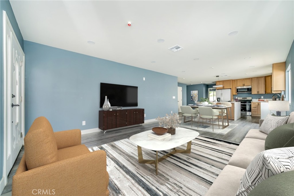 263 South 7th Street Colton, CA 92324 - Photo 3 of 41