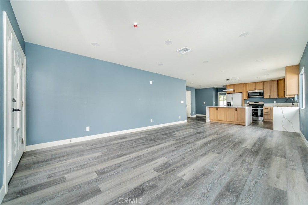 263 South 7th Street Colton, CA 92324 - Photo 4 of 41