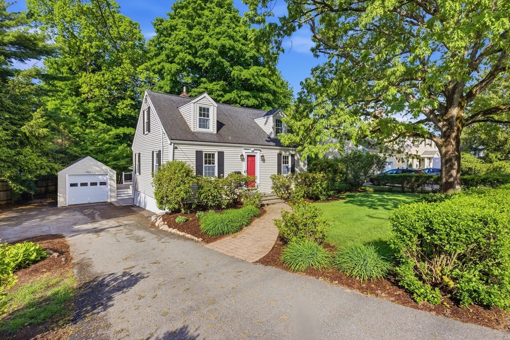 213 Hunnewell Street Needham, MA 02494 - Photo 3 of 41