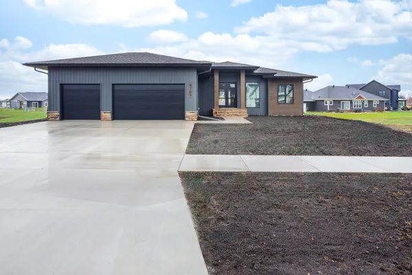 $900,745 | 4741 11th Street West, West Fargo, ND 58078