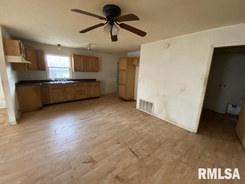 15919 North Front Street Rome, IL 61562 - Photo 8 of 18 Gallery Image 8