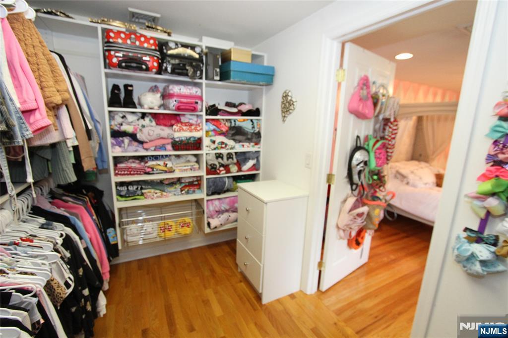 7 Stuart Street Waldwick, NJ 07463 - Photo 29 of 49